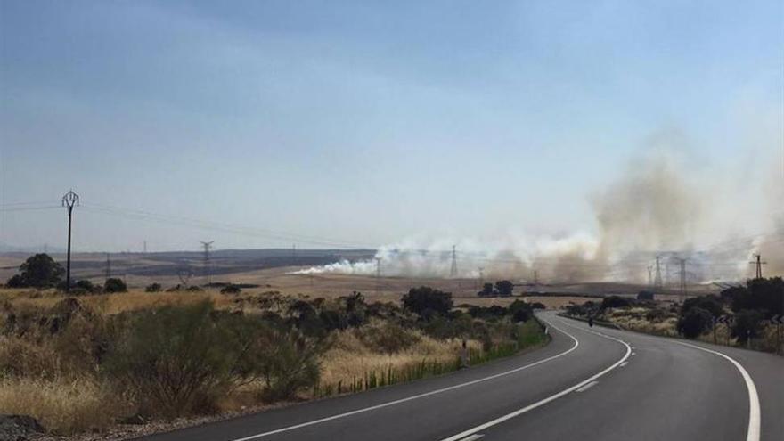 Un incendio en la Magascona de Trujillo calcina 70 hectáreas de pastos