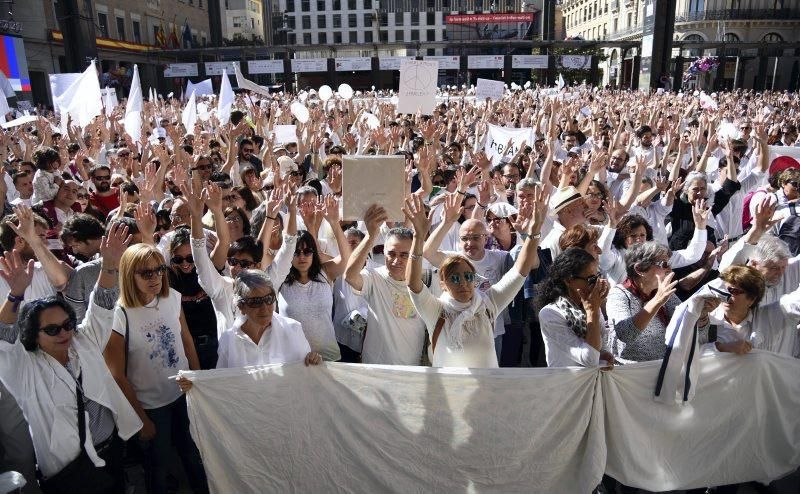 Zaragoza se une por la paz y el diálogo