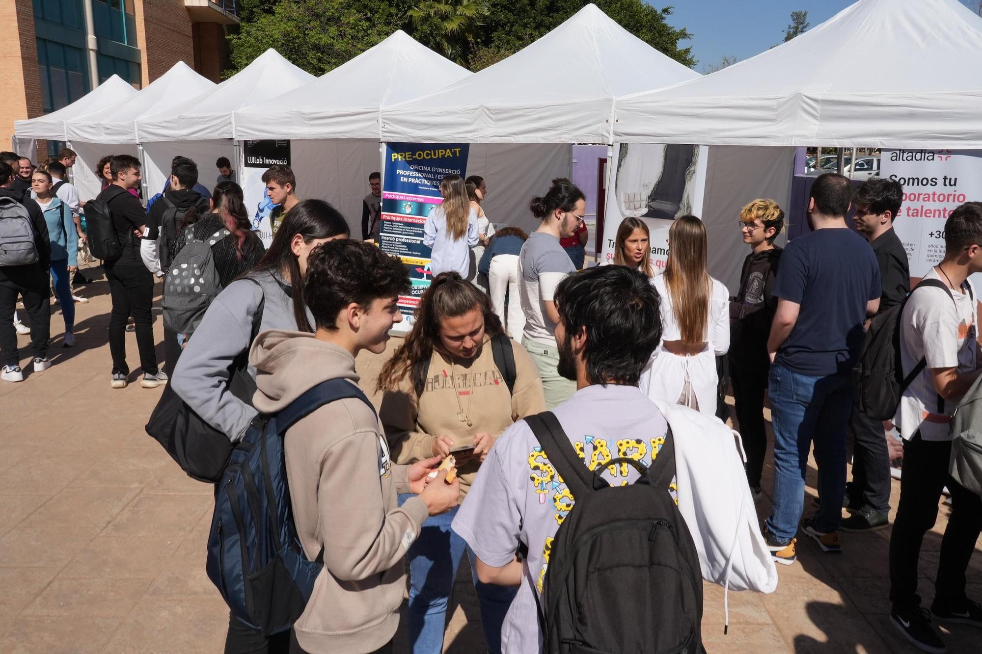 Más de mil universitarios aspiran a un empleo en la industria 5.0 de Castellón. Así ha sido la Feria de Empresas de la UJI.