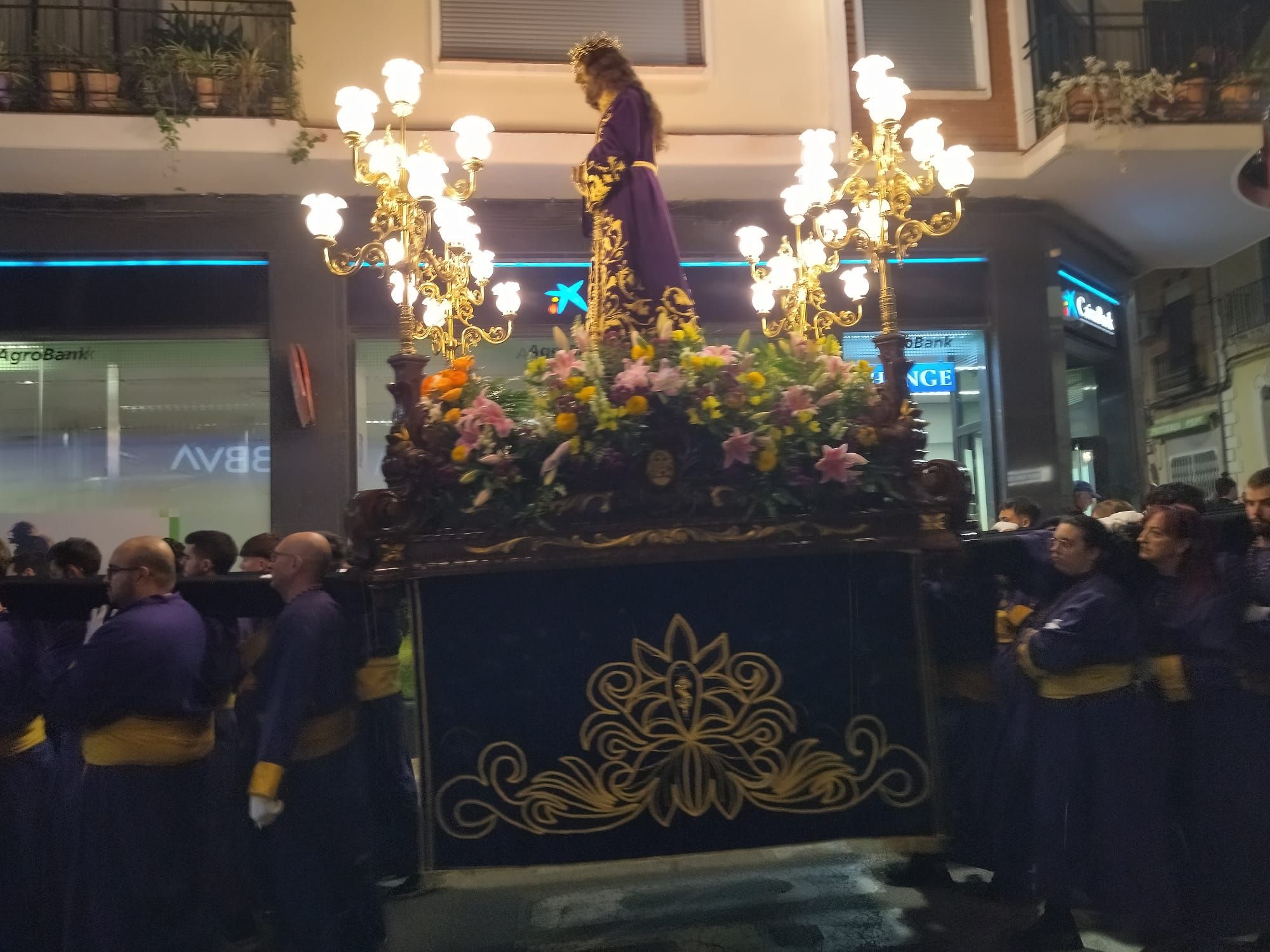 Devoción en Pego en la procesión de la Pasión de Jesús