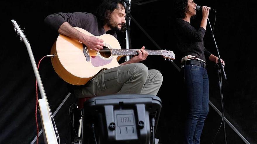 Belén Antón y Pedro Menchaca, en concierto