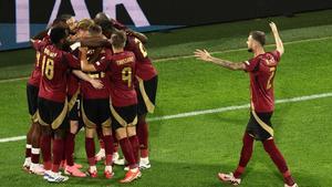 Los jugadores belgas celebran uno de los goles.