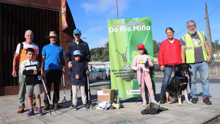 La ciudad se sumó a la XVI “Limpeza Móllate polos ríos” desde el río Miño