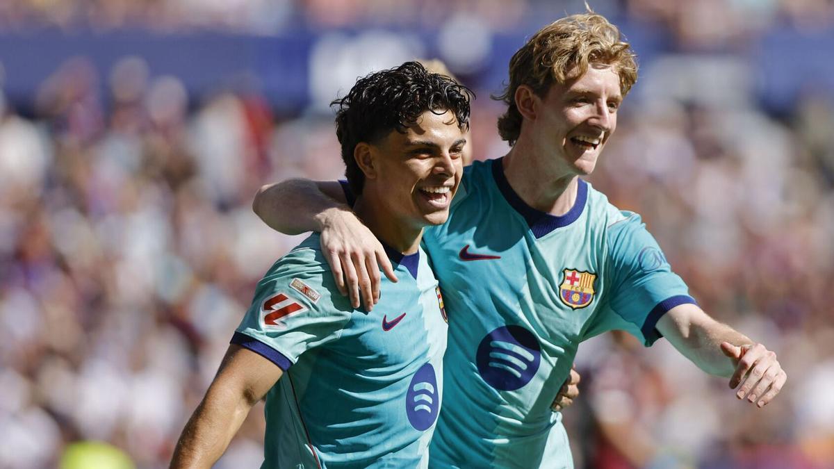 El Barça mejora y amplía el contrato de Xavi Espart