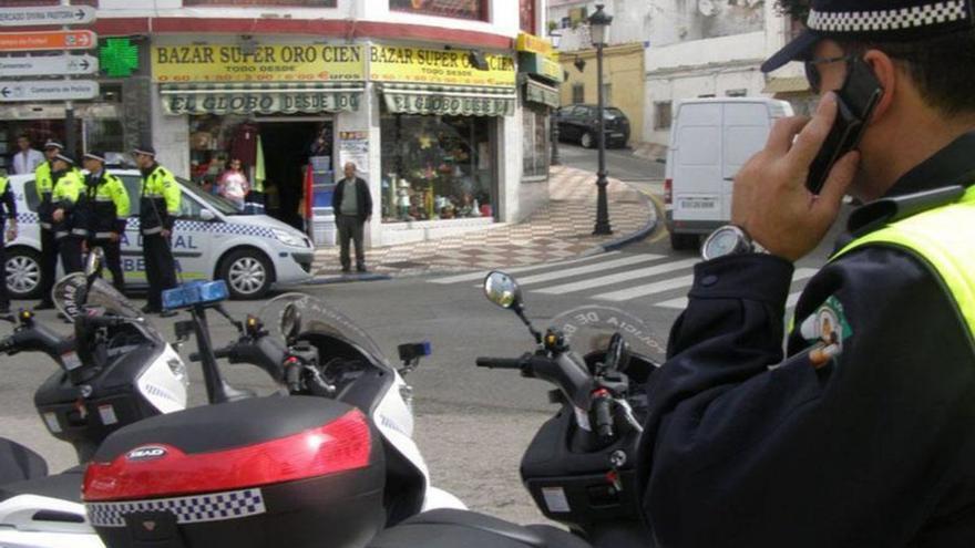 Agentes de la Policía Local en Marbella.