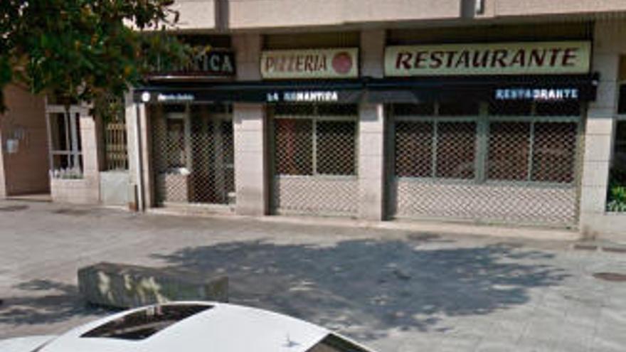 Un guardia civil de Pontevedra asalta a punta de cuchillo un restaurante en Ourense