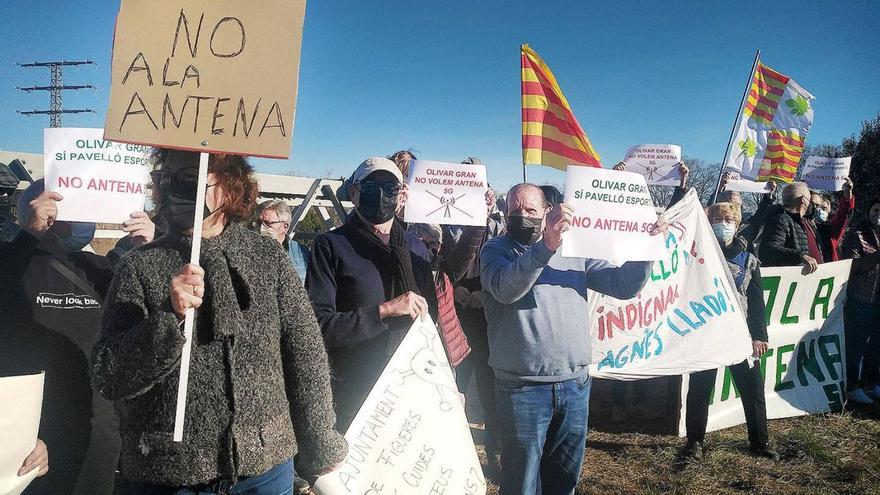 Figueres i Telefònica frenen dos mesos les obres de l&#039;antena de l&#039;Olivar Gran