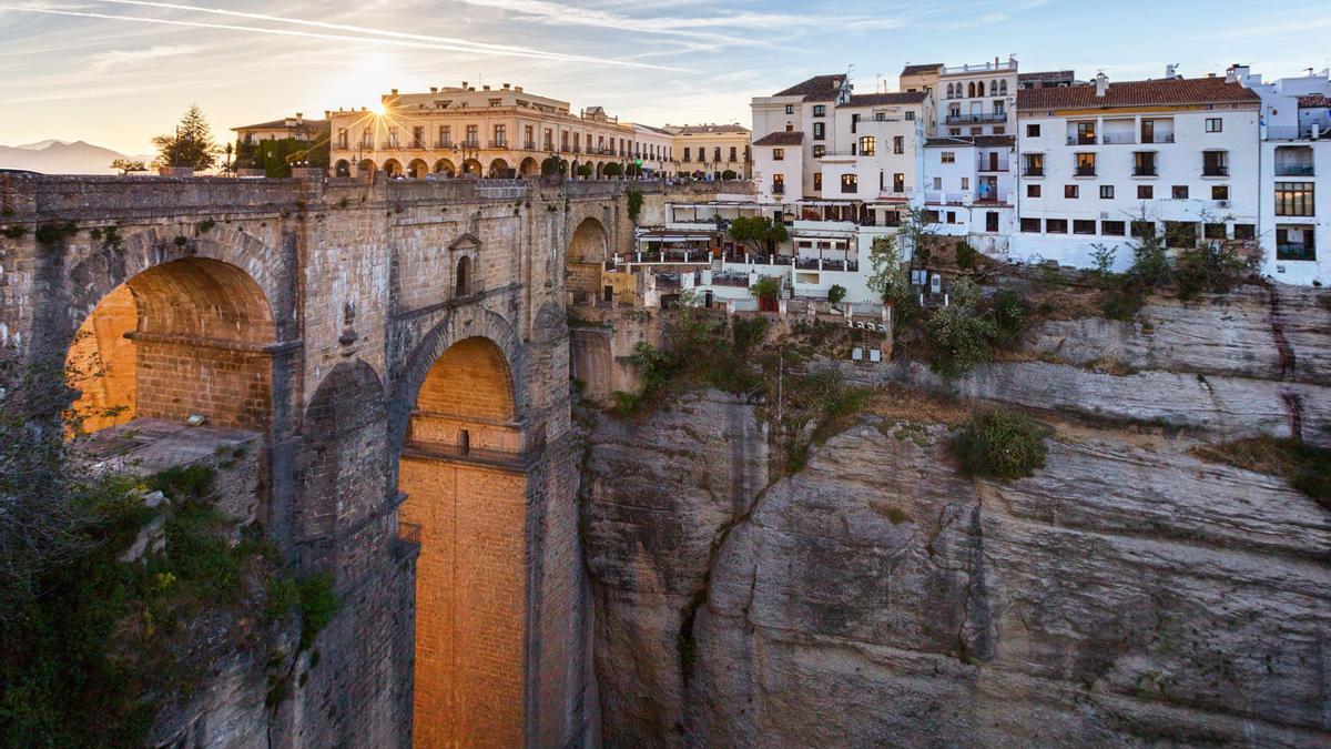 Ronda está situada sobre un profundo desfiladero.