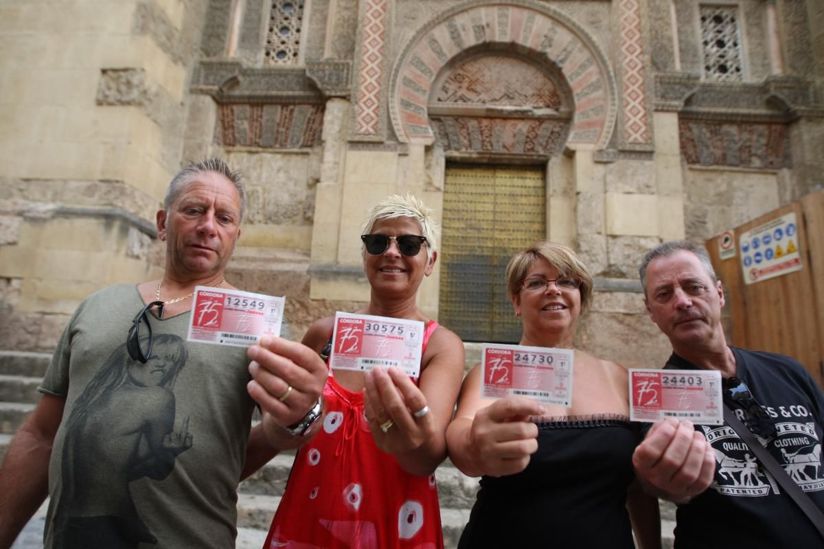 FOTOGALERÍA/ Con el décimo del 75 aniversario de Diario CÓRDOBA