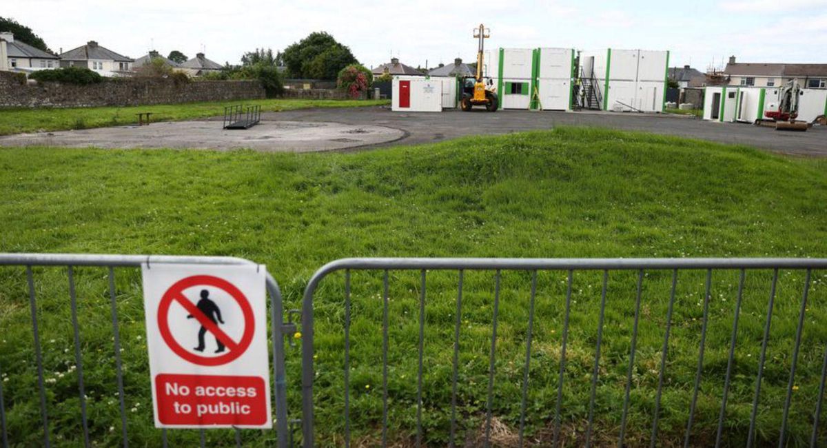 Irlanda busca 800 nadons enterrats en un centre religiós Irlanda busca 800 nadons enterrats en un centre religiós