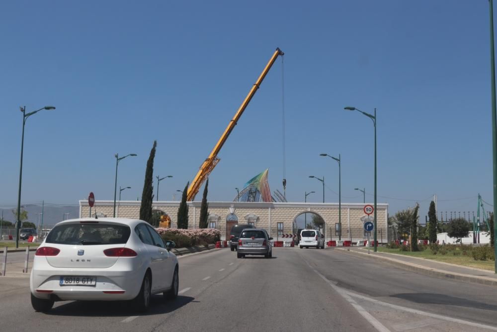 Montaje de la Feria de Málaga en el Cortijo de Torres.