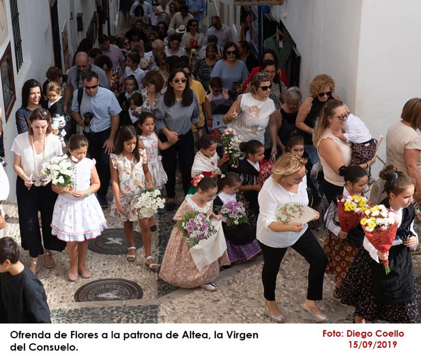 Medio millar de alteanos le ofrendaron sus flores a la Virgen