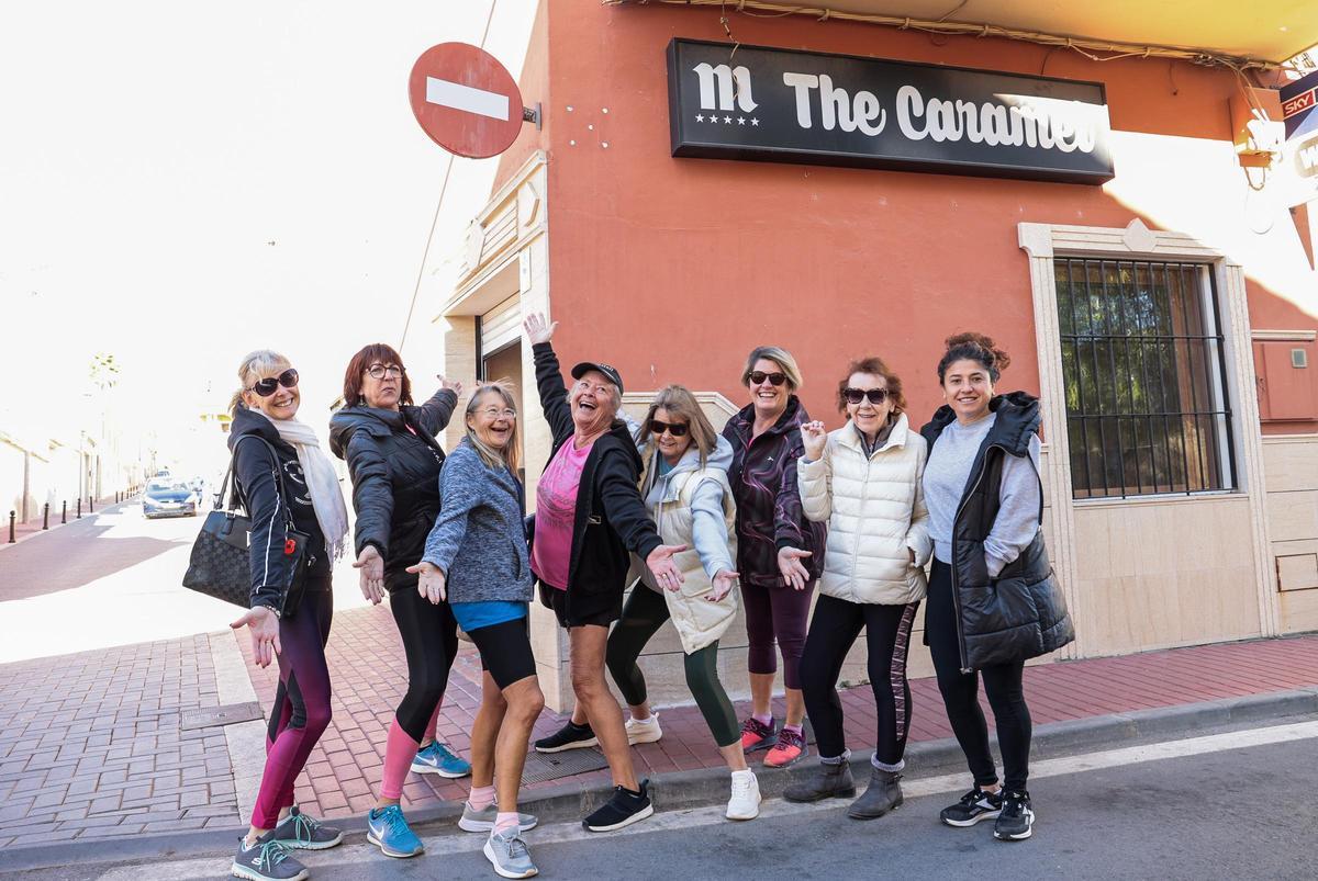 Un grupo de amigas británicas en Hondón de los Frailes.