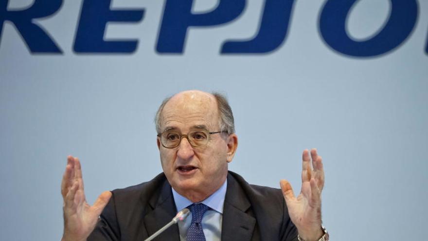 Repsol entra en el negocio eléctrico con la compra de cinco centrales