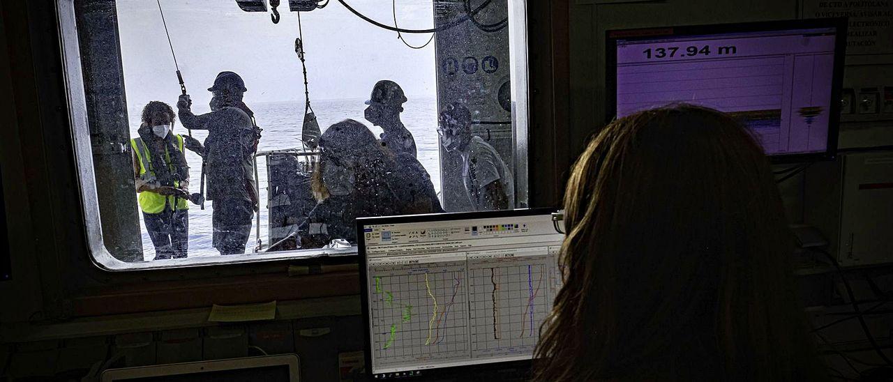 Trabajos en el buque del Instituto español oceanográfico ‘Ramón Margalef’, que se encuentra en La Palma.