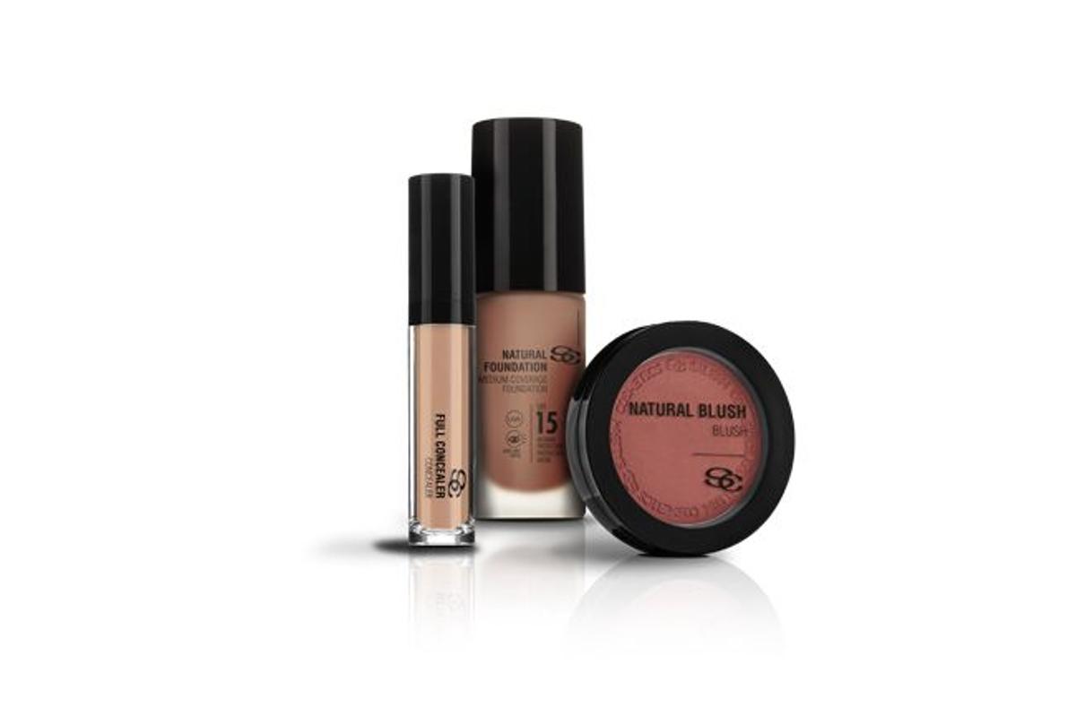 Full Concealer, Natural Foundation y Natural Blush, de Salerm Cosmetics