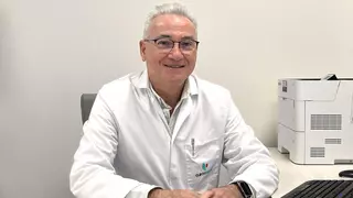 ¿Sabes cómo actuar ante un golpe de calor? El doctor Francisco Sánchez explica las claves para evitar daños irreparables