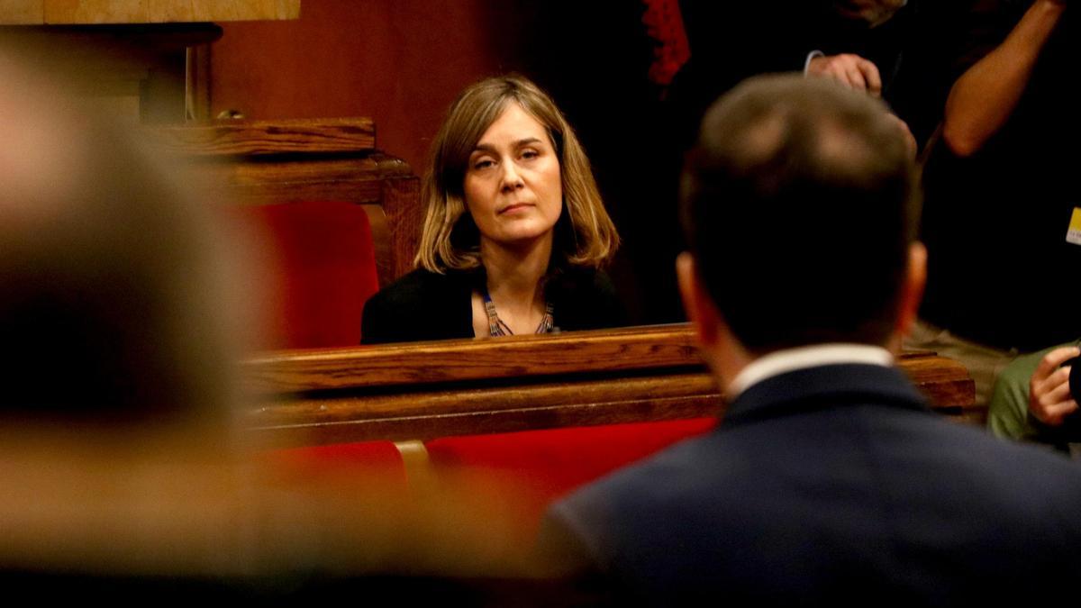 La líder de los comuns, Jéssica Albiach, escuchando este miércoles la réplica del president Aragonès.