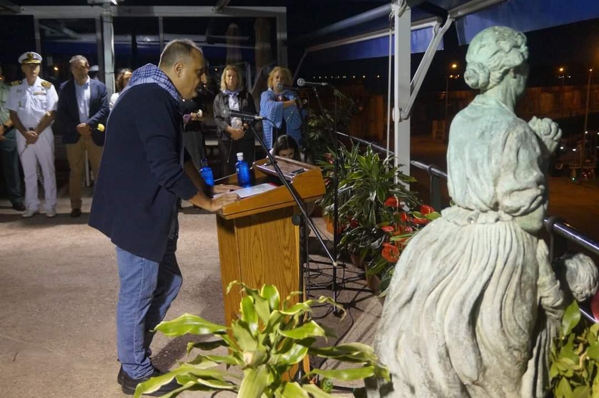 El poeta del alba, durante la lectura