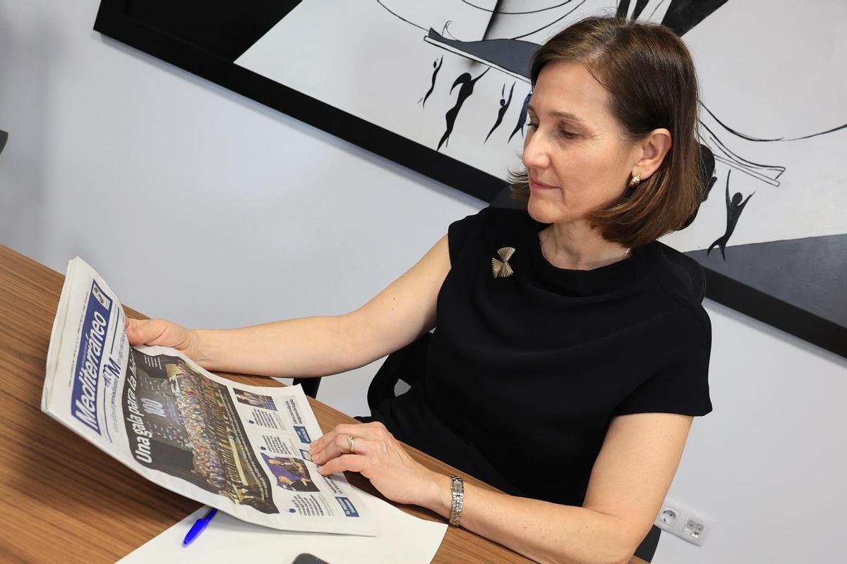 Díaz, con un ejemplar de 'Mediterráneo'.