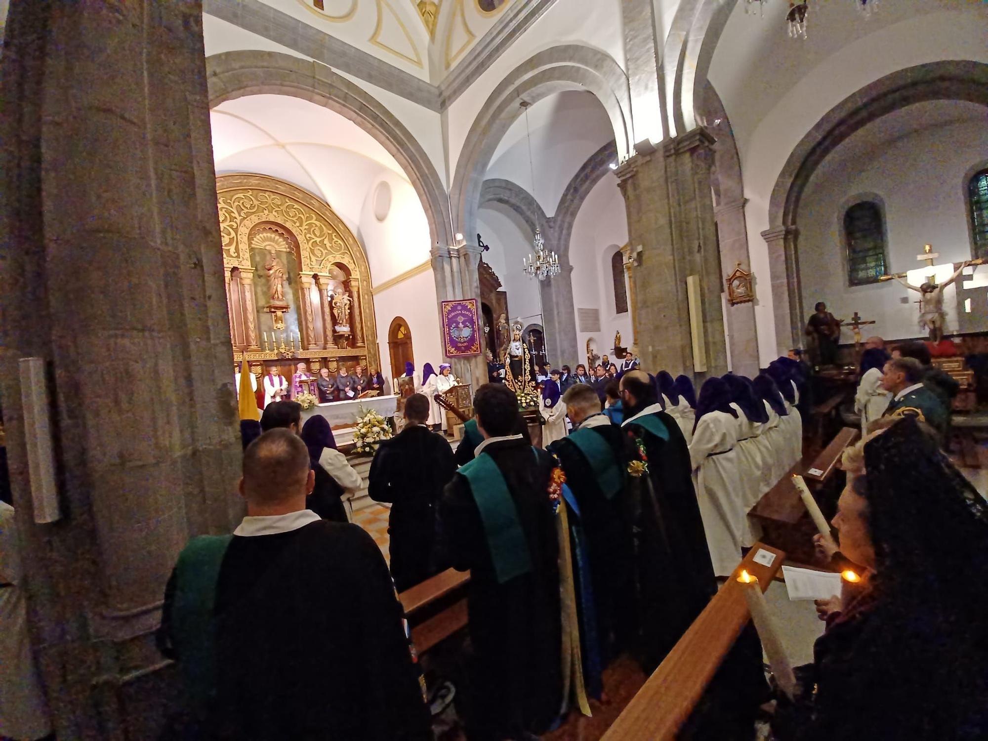 Semana Santa en Grado: el vía crucis, a cubierto