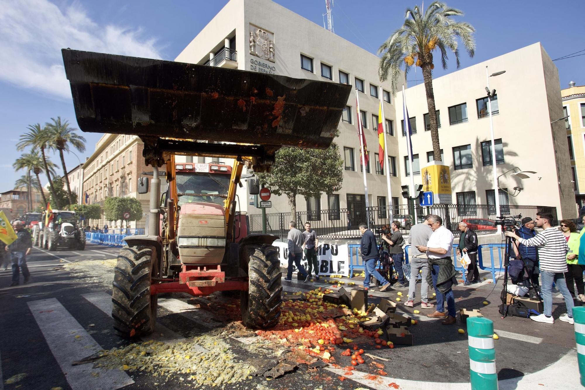 FOTOS: Los agricultores colapsan Murcia el 21F para protestar por la situación del campo