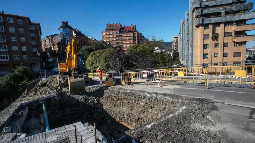 Estado que presentaban ayer las obras de ampliación de la Senda Verde.