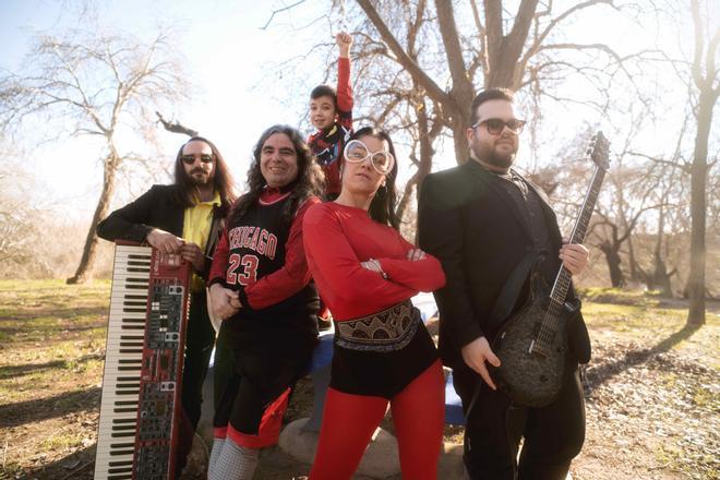 Riply y Pernales, la banda de punk para niños, lanza su primer disco