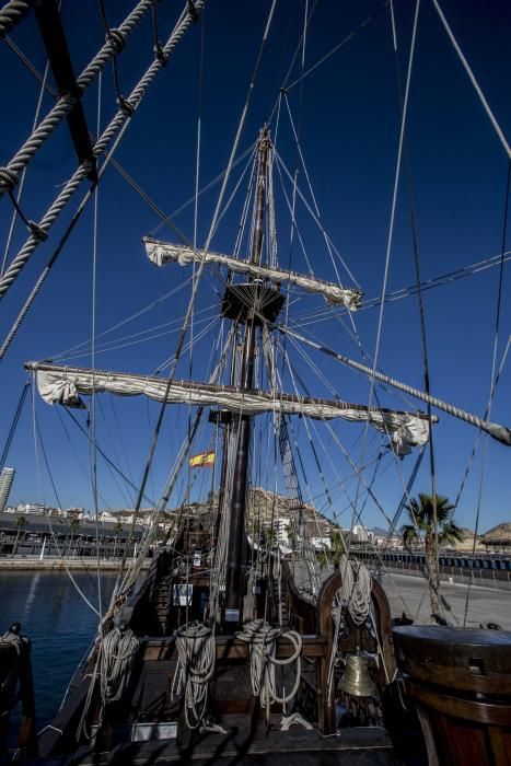 Así es la réplica de los galeones del siglo XVI atracada en Alicante