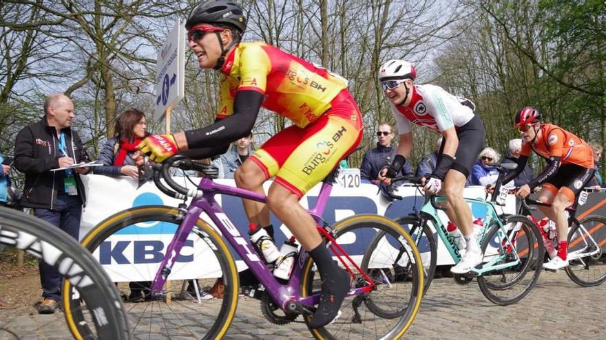 Manuel Peñalver, durante la disputa de la Gante-Wevelgem .