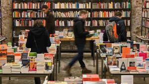 El col·lapse logístic segueix ofegant les llibreries catalanes