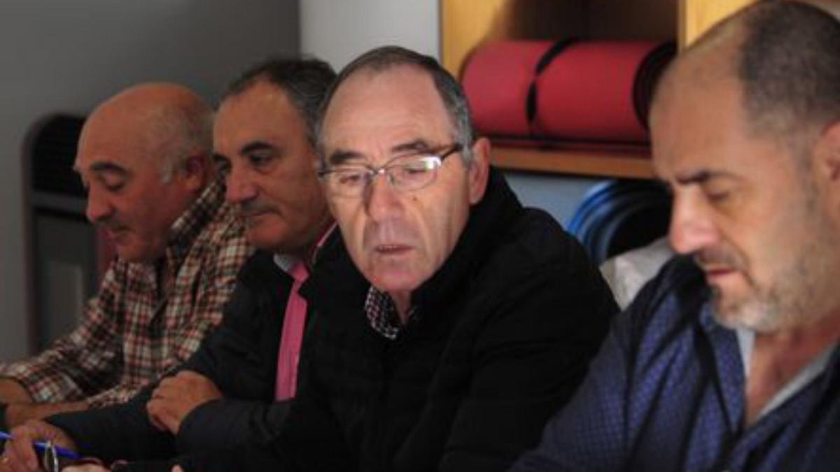 Manuel Barcala, segundo por la derecha.