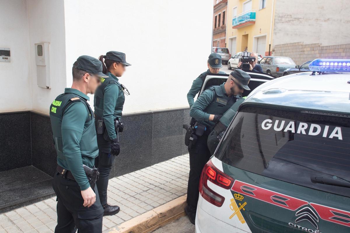Detenidos el vecino y su amigo por el asesinato de la maestra de Rafelcofer
