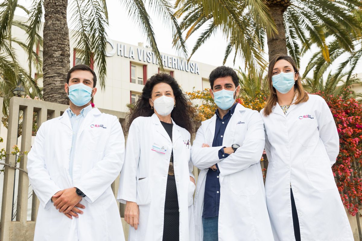 El equipo médico de la Unidad de Neurología junto a la directora médica de HLA Vistahermosa, Dra. Concepción Giner.