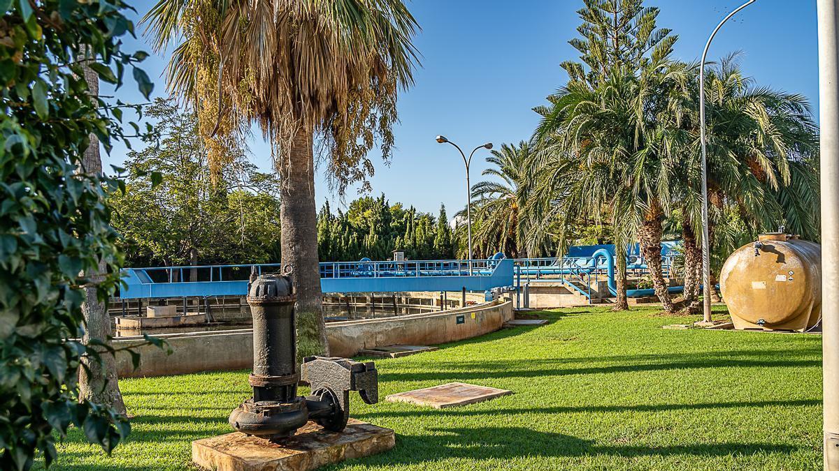 Instalaciones de la actual estación depuradora de aguas residuales de Benicàssim, incluida en el nuevo contrato de gestión integral del saneamiento.