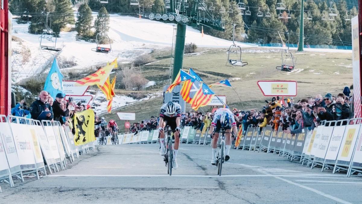 Ayuso toma el mando de la Volta en La Molina