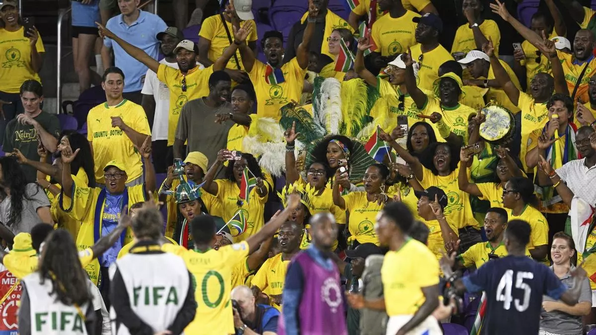 El partido más surrealista del Mundial de Clubes: tormenta eléctrica, 1.000 espectadores y victoria del equipo 'guardiolista' de África