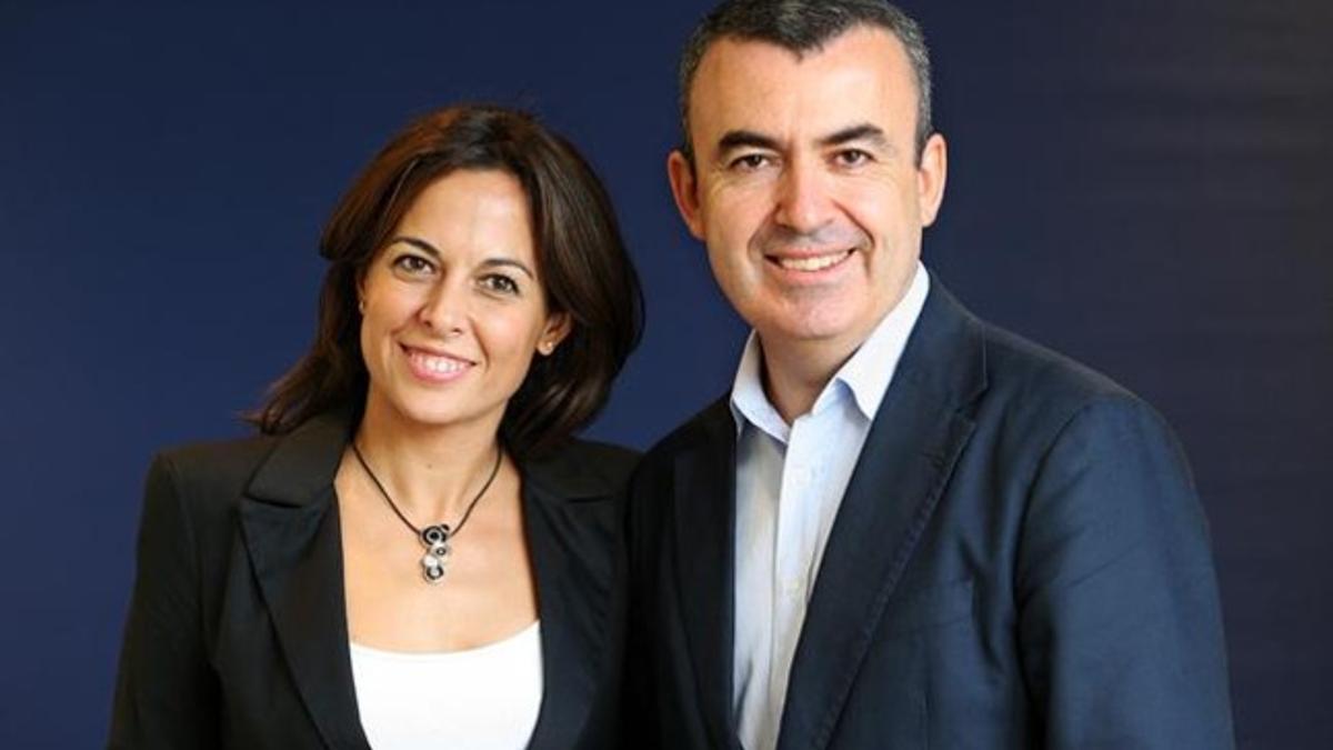 Lorenzo Silva y Mara Torres, flamantes ganador y finalista del Premio Planeta, este martes.