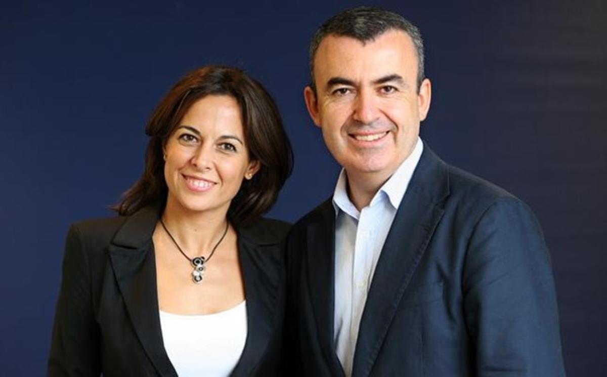 Lorenzo Silva i Mara Torres, flamants guanyador i finalista del premi Planeta, aquest dimarts a Barcelona. Lorenzo Silva i Mara Torres, flamants guanyador i finalista del premi Planeta, aquest dimarts a Barcelona.