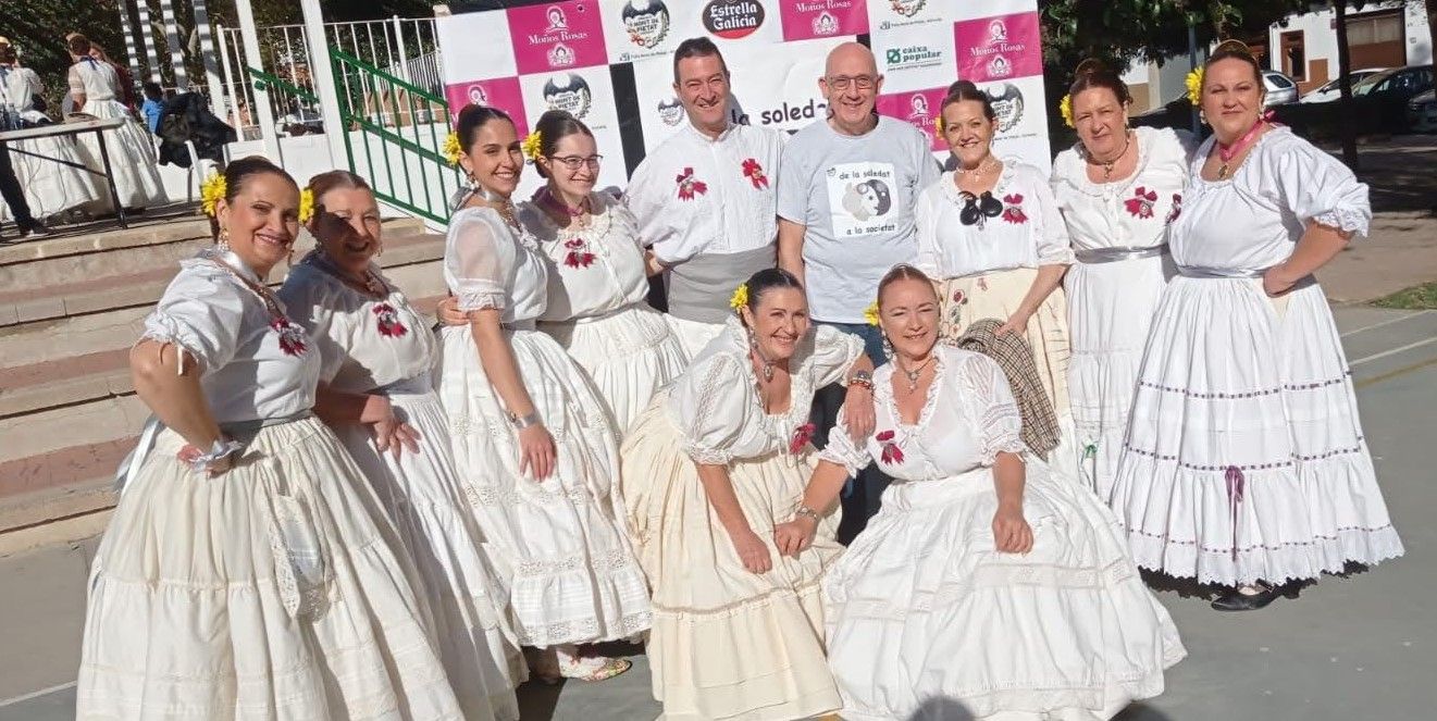 Así fue la espectacular "dansà" en ropa interior de la falla Mont de Pietat