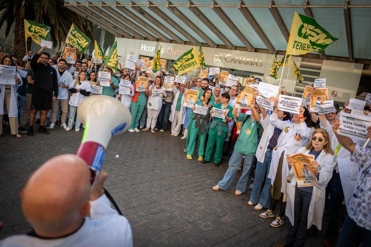 La concentración de médicos a las puertas del HUC