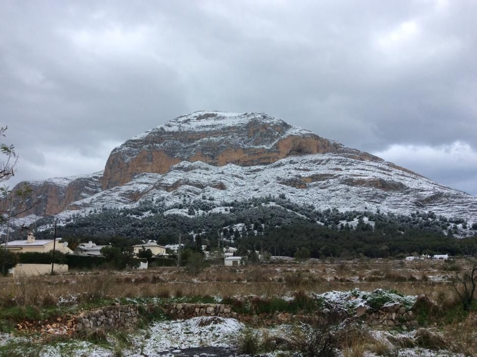 El Montgó, nevado.