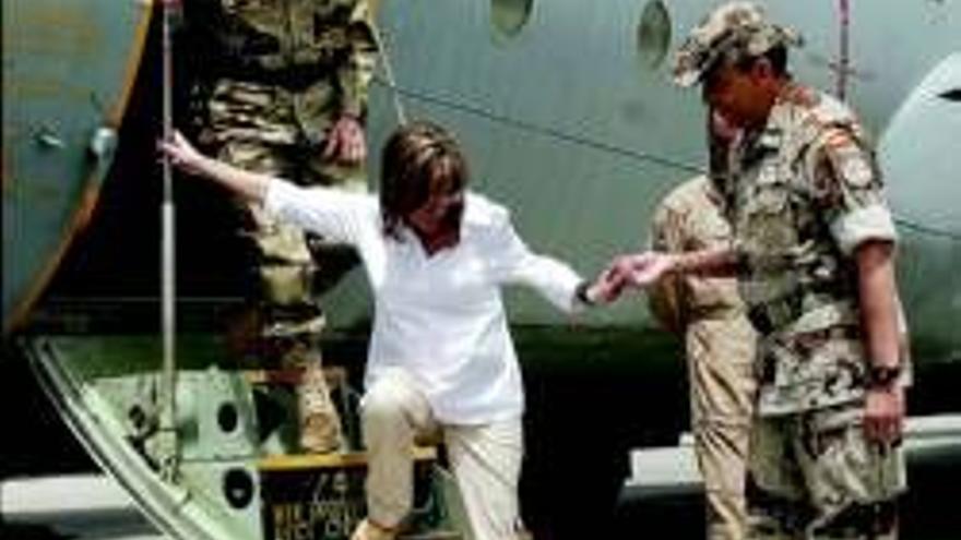 Chacón promete en Afganistán divulgar el trabajo de los militares
