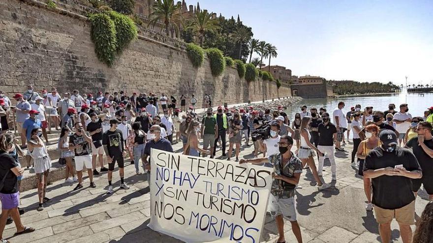 Archivbild von einem Protest der Gastronomen nach Schließung weiter Teile der Playa de Palma.