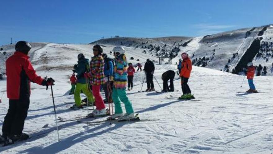 Esquiadors a La Molina.