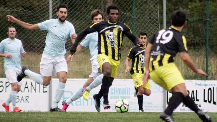 Jemba, durante el partido jugado en Hospitalillo. // Bernabé/Luismy