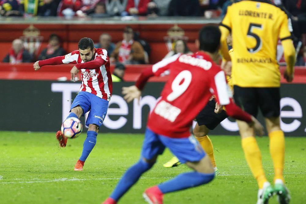 El partido entre el Sporting y el Málaga, en imágenes