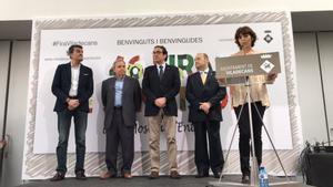 El conseller Josep Rull participa en la inauguración de la Feria de San Isidro de Viladecans.