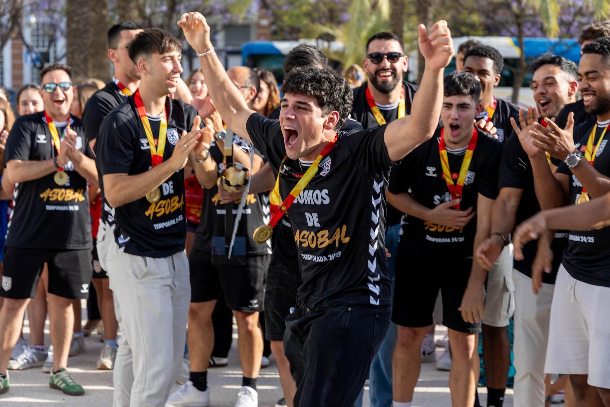 Recibimiento de los recién ascendidos Eon Horneo recién ascendidos a la liga Asobal de balonmano