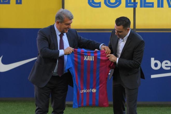 La presentación de Xavi Hernández, en imágenes